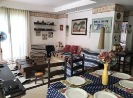 Mexican Beachfront Condo, hotel em Khao Tao