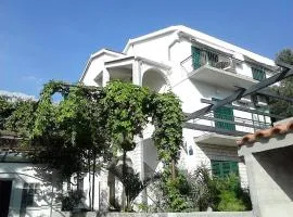 Apartments Lena Makarska