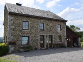 Cozy Holiday Home in Rendeux with Fenced Garden, Hotel in Beffe