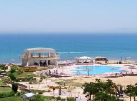 Two-Bedroom with Sea View Roof Top Chalet - Orora Village, cabin in Ain Sokhna