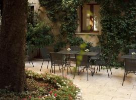Albergo Accademia, hotel a Trento
