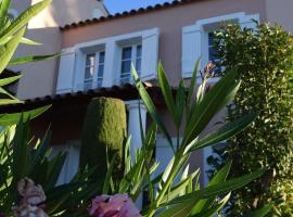 Villa le Hameau - Cap Esterel (Agay), hotel v destinaci Saint-Raphaël