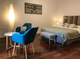 Wingbay B&B, hotel di Portoroz