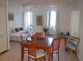 Bella Piazza, hotel in Colico