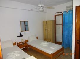 Scirocco Rooms, cheap hotel in Loutro