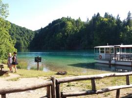 Holiday Home Nena, hotel i Korenica