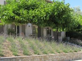Résidence de gîtes La Sidoine du Mont-Ventoux, kuća za odmor ili apartman u gradu 'Crillon-le-Brave'