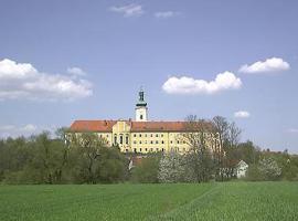 Gasthof Hotel Rückerl, hotel ieftin din Walderbach