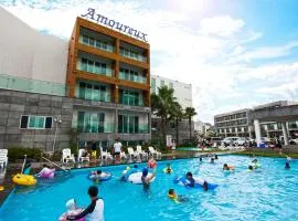 Amoureux Resort