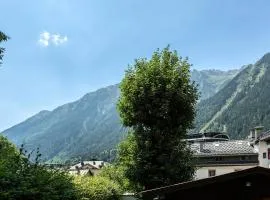 Villa Loppe - Chamonix Mountain Four-Bedroom Hidden Gem