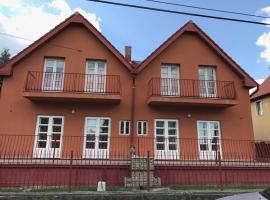 Barátság Ház: Alsóörs şehrinde bir otel