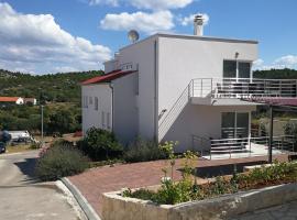 Apartments Bilanovic, hotel sa Tisno