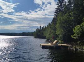 Résidence touristique Lodge des Bois, chalet de montaña en Saint-Félix-d'Otis