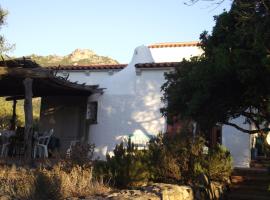Casa Marcella Cugnana-Portisco, guest house in Cugnana