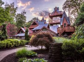 Landoll's Mohican Castle, hotel with parking in Loudonville