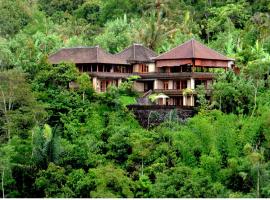 Villa Wastra, šeimos būstas mieste Payangan
