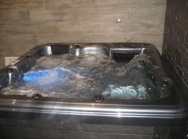 Logis de la Licorne, hotel in La Ferrière