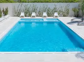 Calura Residence