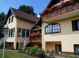 Pension Kordula Straub, hotel with parking in Waldfenster