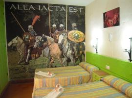 Hostal Temático El Cid, hotel en Fuengirola
