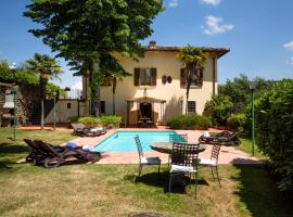 Casa Vacanze Villa il Castellaccio, vila u gradu 'Lucolena in Chianti'