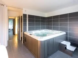 Logis Latitude Ouest Hôtel Restaurant & Spa