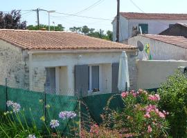 Maisonette de pays classée 3 étoiles, hotel en La Cotinière