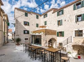 Heritage Palace Varos - MAG Quaint & Elegant Boutique Hotels, hotel in Split