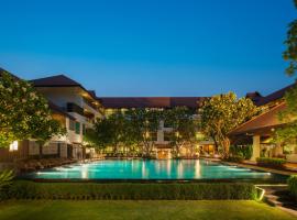 RatiLanna Riverside Spa Resort, hotel with jacuzzis in Chiang Mai