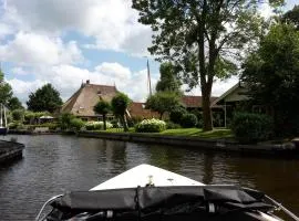 d'Oude Herbergh, vakantiehuizen aan het water