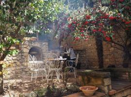 Vilosell Wine Hotel，El Vilosell的小屋