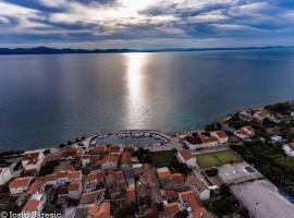 Apartments Milin by the sea-Zadar-Diklo &ndash; hotel w mieście Zadar
