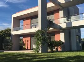 Villa Evi: Ixia'da bir otel