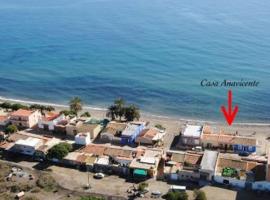 Casa Anavicente ON the beach, location de vacances à Calnegre