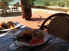 Relais De Tahla, bed & breakfast i Ain Boumahdi