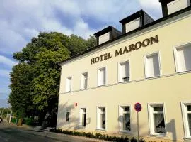 Hotel Maroon