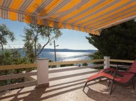 Apartment Milka by the Sea