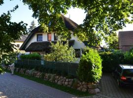 Ferienhaus-Strandflieder-in-Gross-Zicker-Halbinsel-Moenchgut, holiday home in Groß Zicker