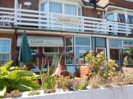 The Garfield Guest House, hotelli kohteessa Eastbourne lähellä maamerkkiä Shinewater Park