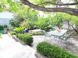 Apartments Lavanda, hotel in Primošten