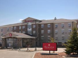 Ramada by Wyndham Drumheller Hotel & Suites, accessible hotel in Drumheller