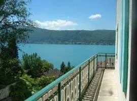 Les Terrasses du Lac- Villa Le LAC Cottage au Bord du Lac d'Annecy -