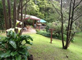 Stone's Throw Cottage Bed and Breakfast, holiday rental in Belgrave
