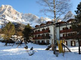 Relais Clubresidence, počitniška nastanitev v San Martinu di Castrozza