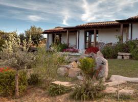 Agriturismo Nuraghe Tuttusoni: Aglientu şehrinde bir çiftlik evi