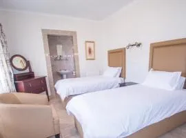 Hoyohoyo Machadostud Lodge