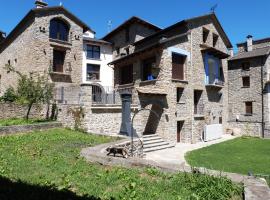 Casa Dieste Apartamentos Turísticos en Boltaña, country house in Boltaña