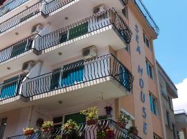 Sea House Guest House, hotel di Nesebar