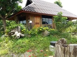 เฮือนปลายนา โฮมสเตย์