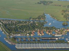 Camping Yn'e Lijte, hôtel à Grou